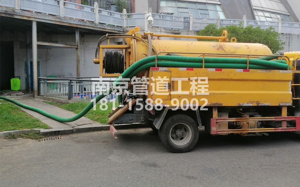277奉贤商场隔油池吸污